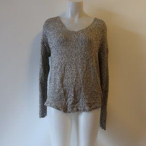 RUBY AND JENNA HEATHERED BACK CUTOUT SWEATER L *